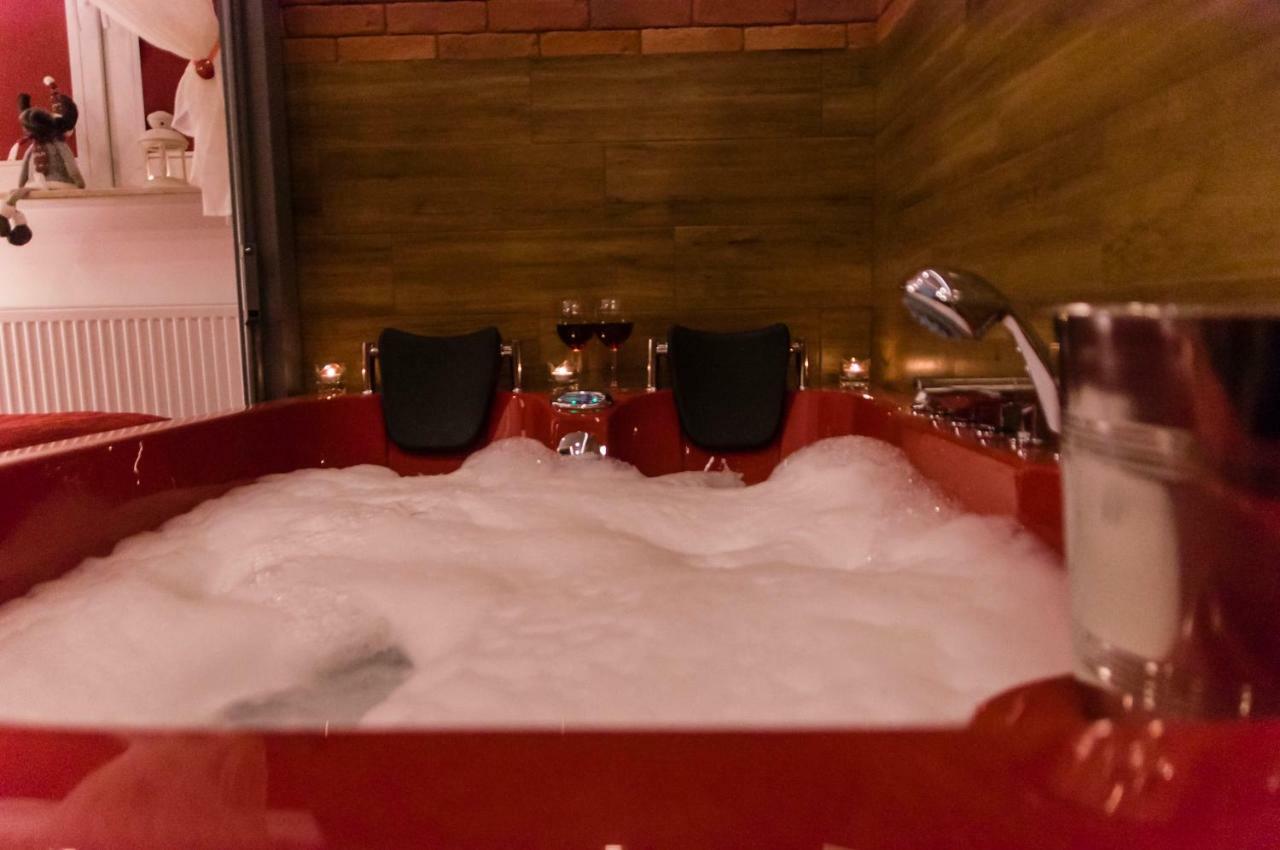 Jacuzzi Apartment Red Krakov Exteriér fotografie