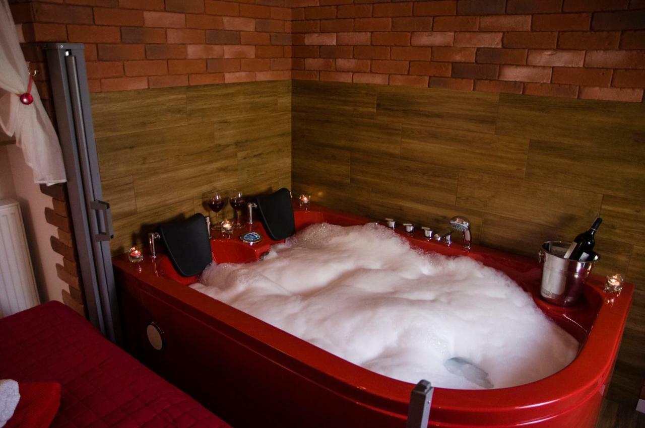 Jacuzzi Apartment Red Krakov Exteriér fotografie
