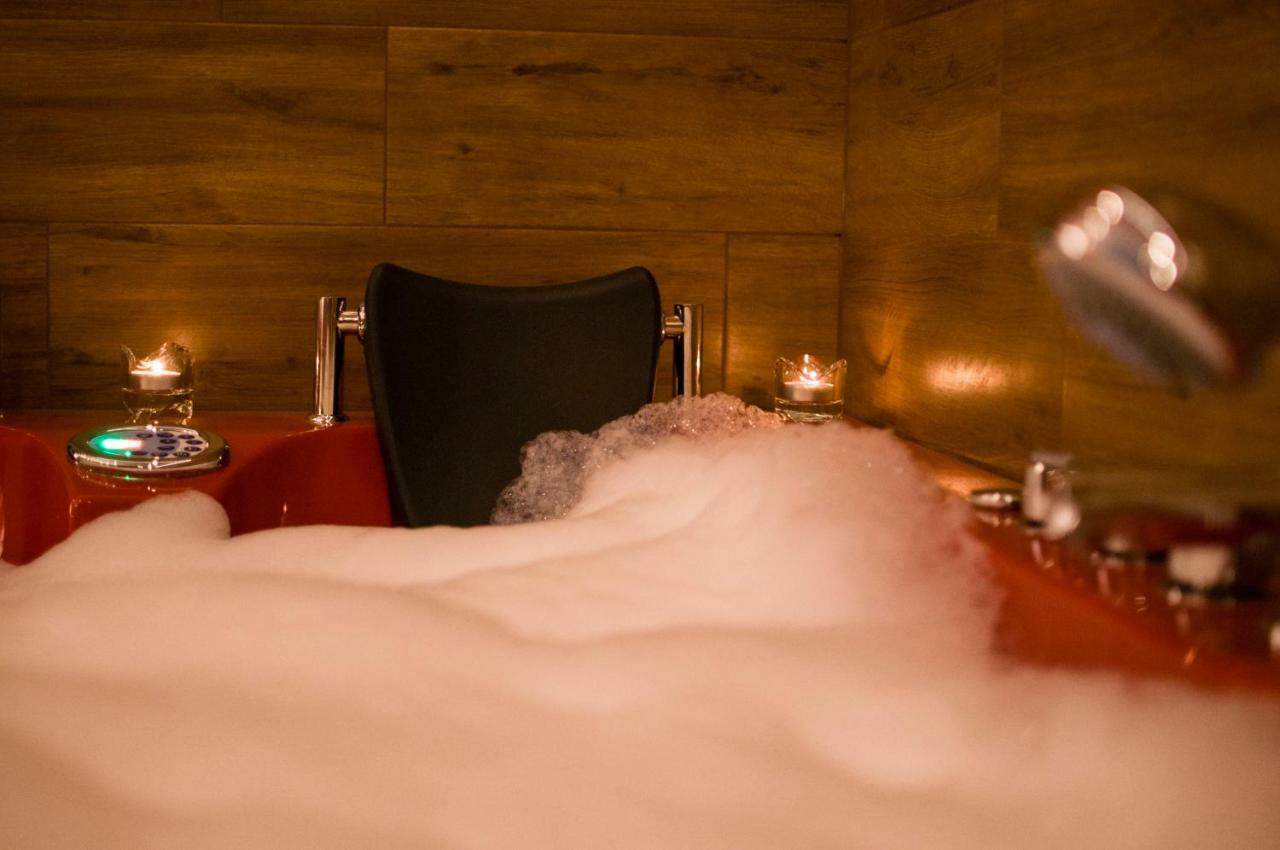 Jacuzzi Apartment Red Krakov Exteriér fotografie